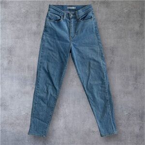 Levi's High Waisted Taper Jeans Women's Size 25x27 Blue Denim Light-Medium Wash